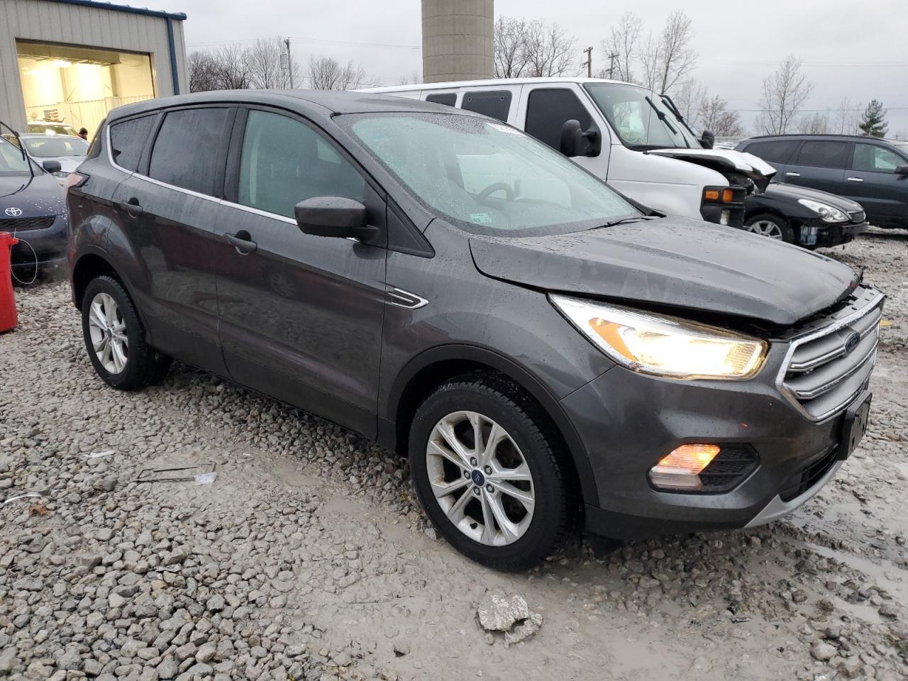 VIN 1FMCU9GDXHUE39477 2017 FORD ESCAPE no.4