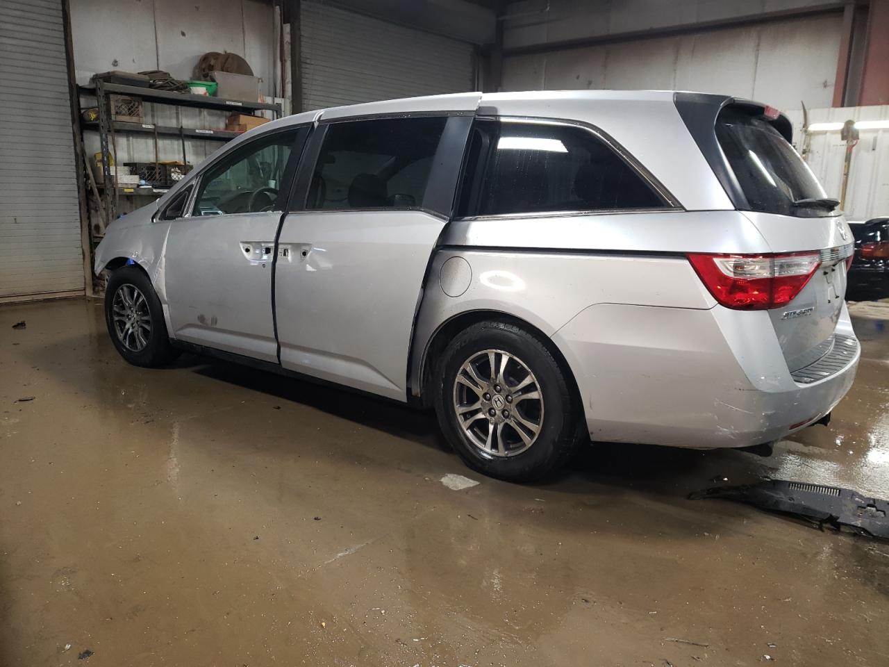 2013 Honda Odyssey - Image 2