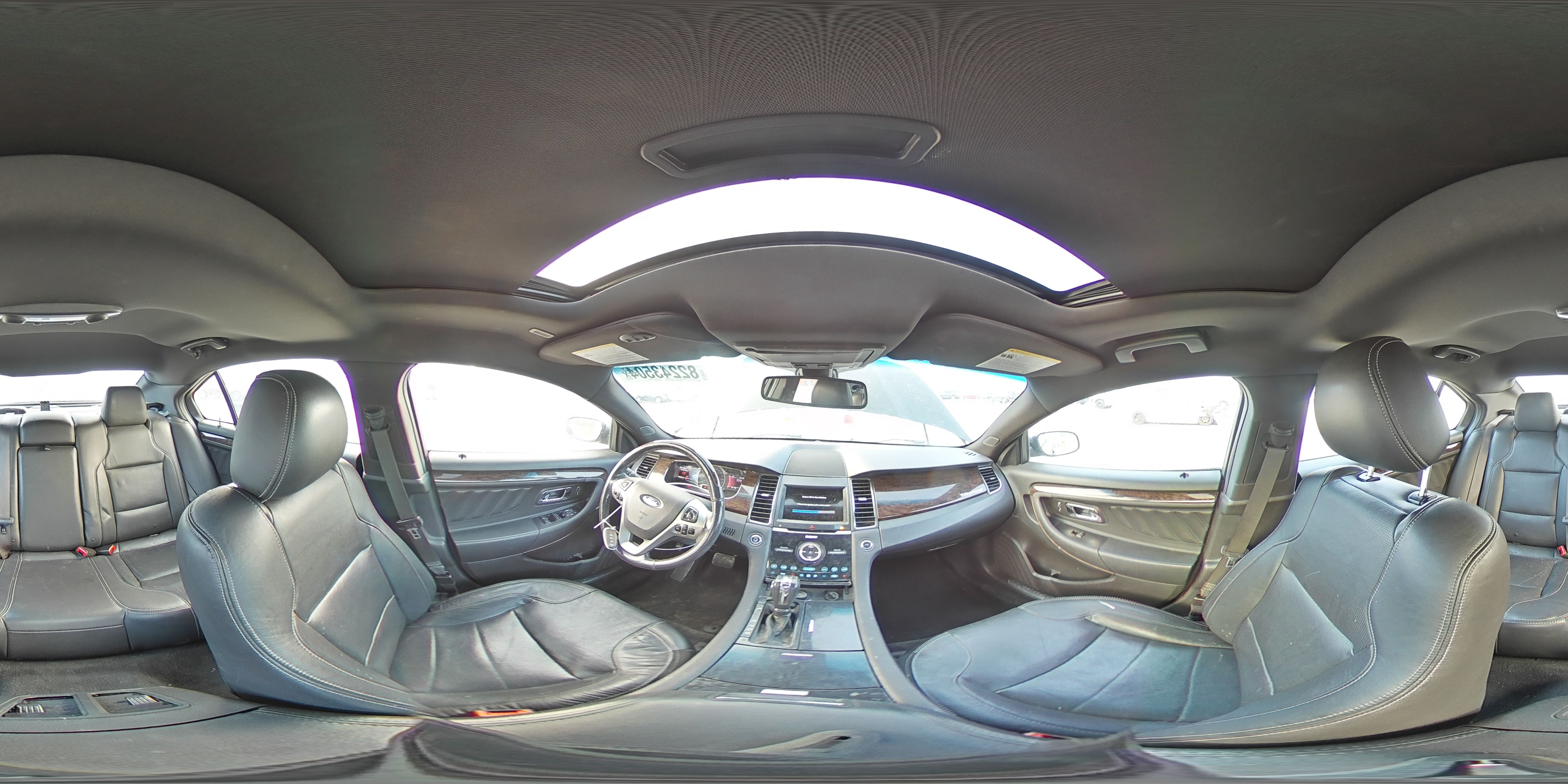 2016 Ford Taurus - Image 13