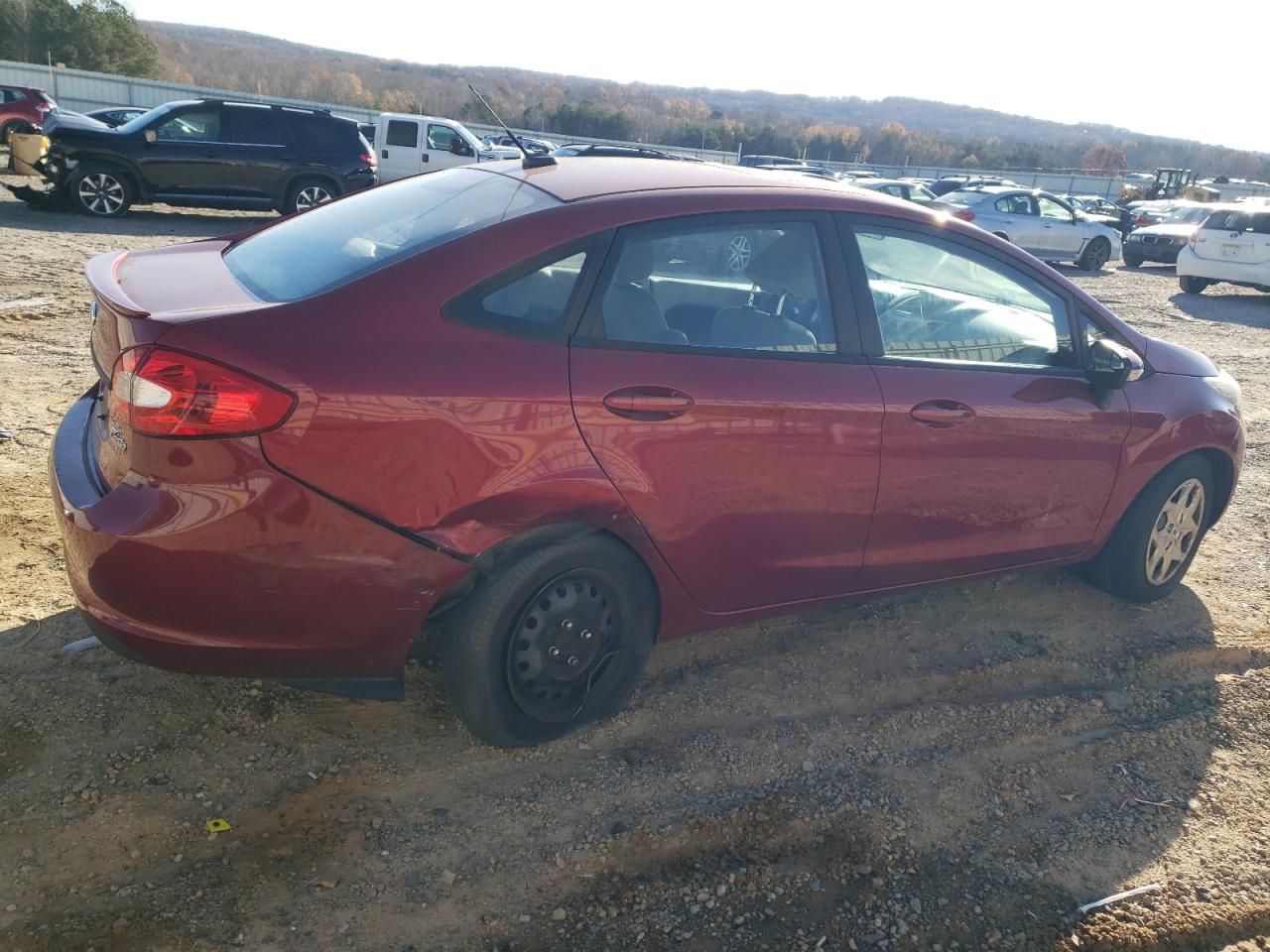 VIN 3FADP4BJ0DM164741 2013 FORD FIESTA no.3