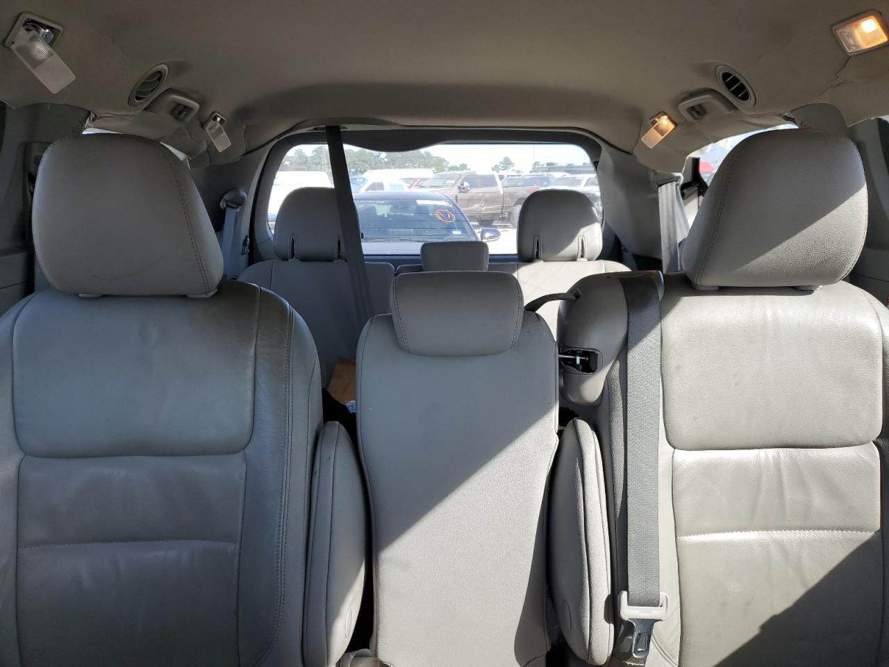 2019 Toyota Sienna - Image 10