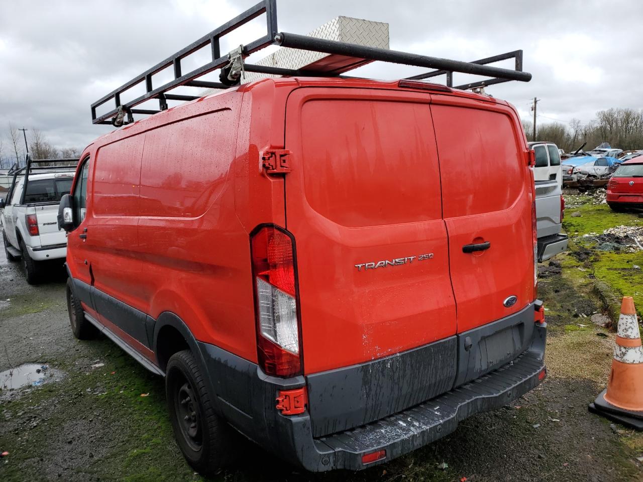 VIN 1FTYR1YM2GKA85105 2016 FORD TRANSIT no.2