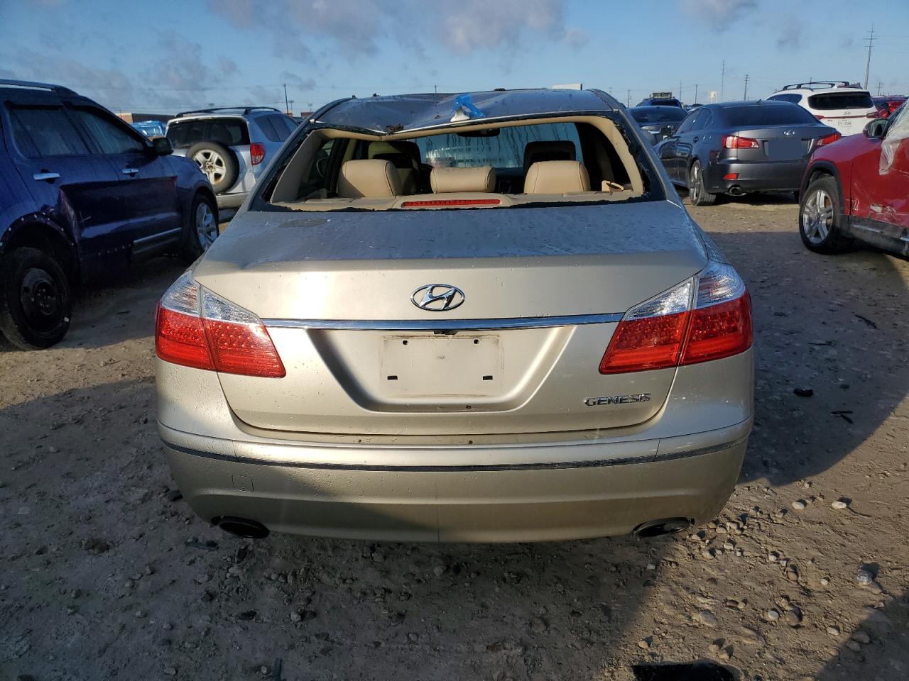 2011 Hyundai Genesis 3.8L VIN: KMHGC4DE9BU115898 Lot: 84693044