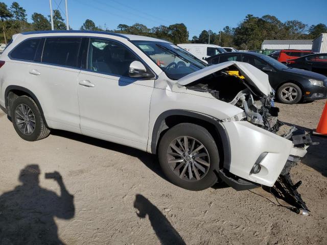  TOYOTA HIGHLANDER 2017 Белы