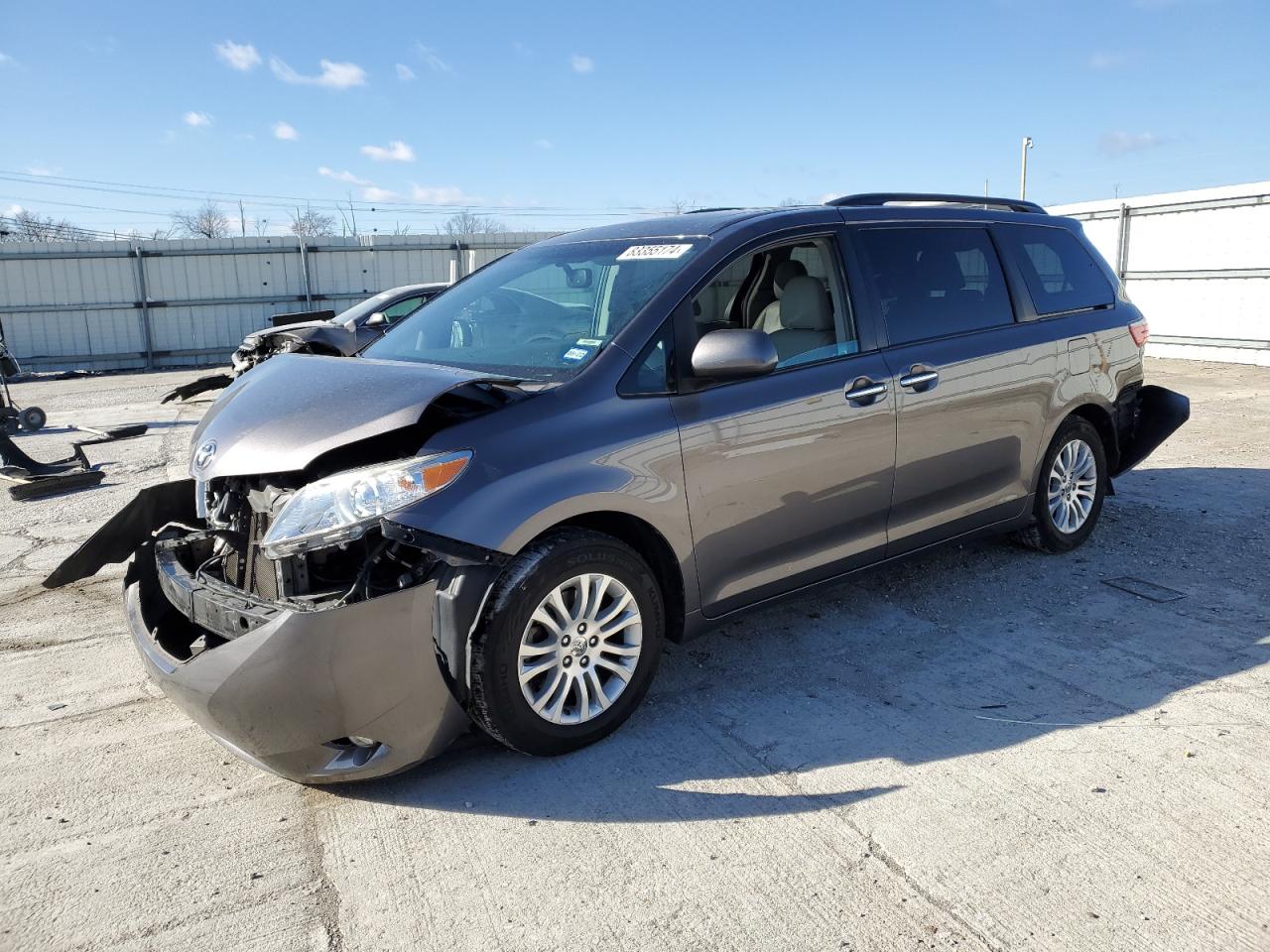 2017 Toyota Sienna - Image 1