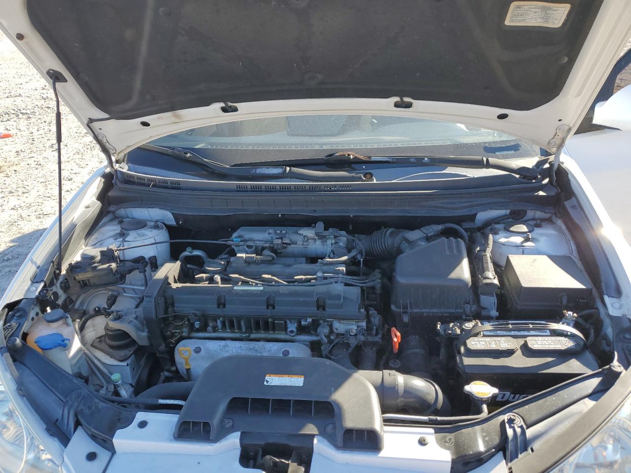 2010 Hyundai Elantra - Image 11