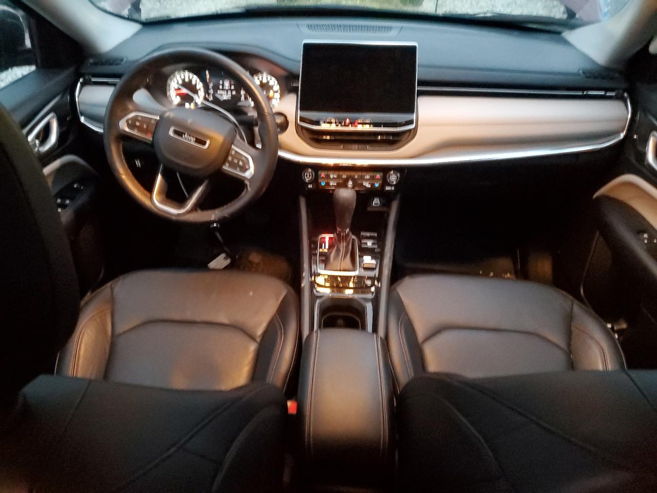 2022 Jeep Compass - Image 8