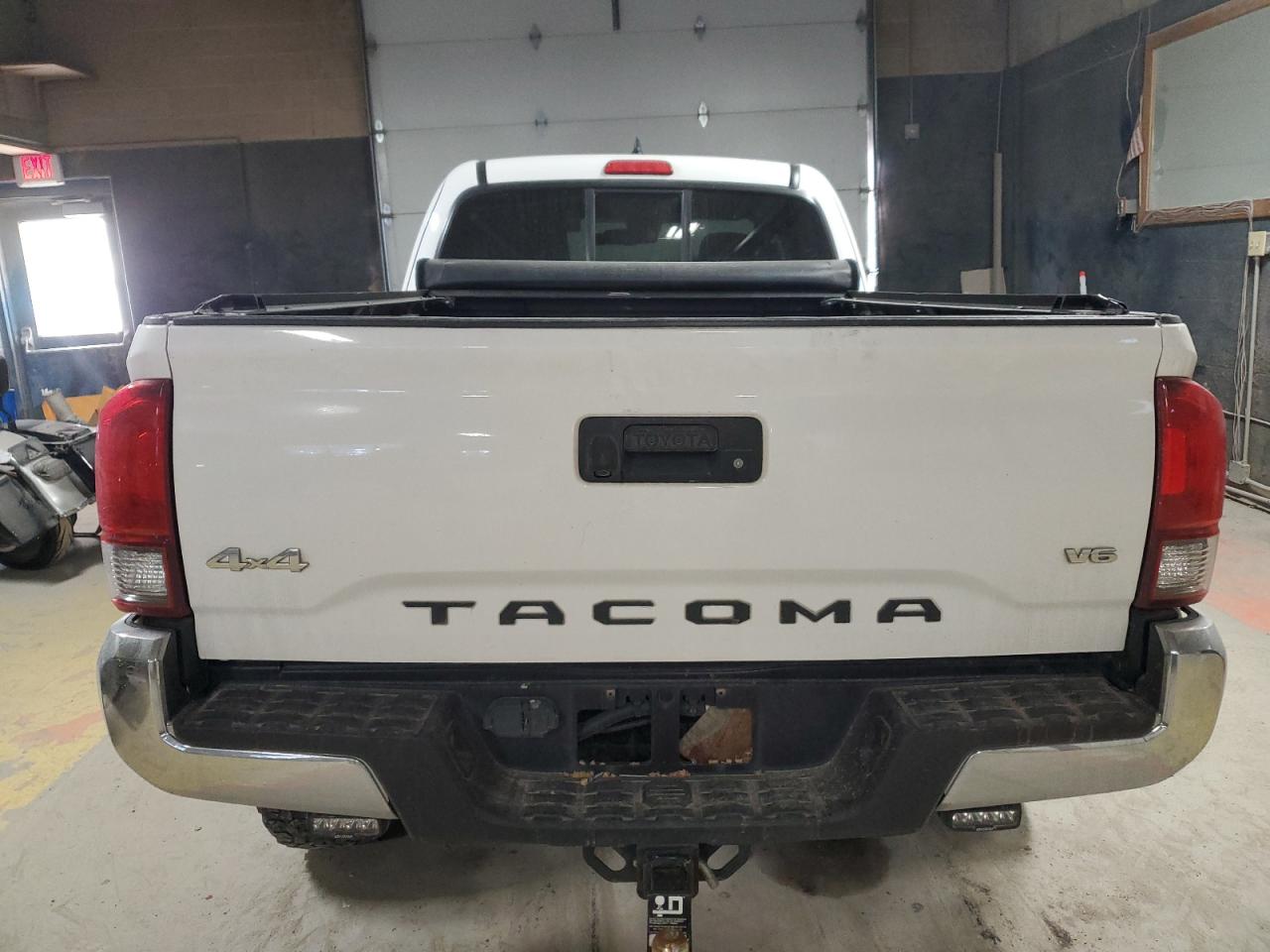 2018 Toyota Tacoma Access Cab VIN: 5TFSZ5AN6JX123073 Lot: 83317934