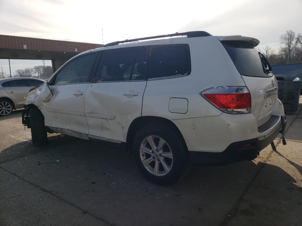2013 Toyota Highlander - Image 2