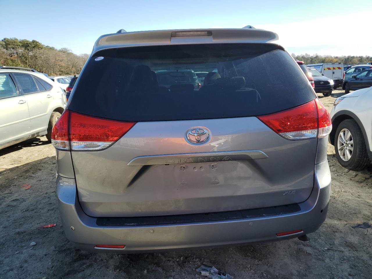 2014 Toyota Sienna - Image 6