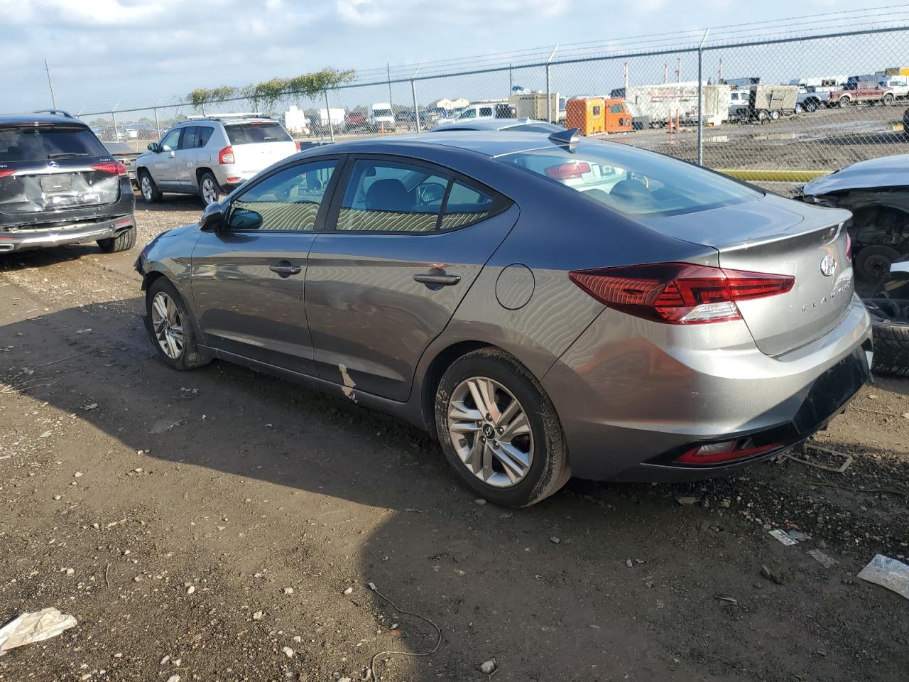 VIN 5NPD84LF2KH473986 2019 HYUNDAI ELANTRA no.2