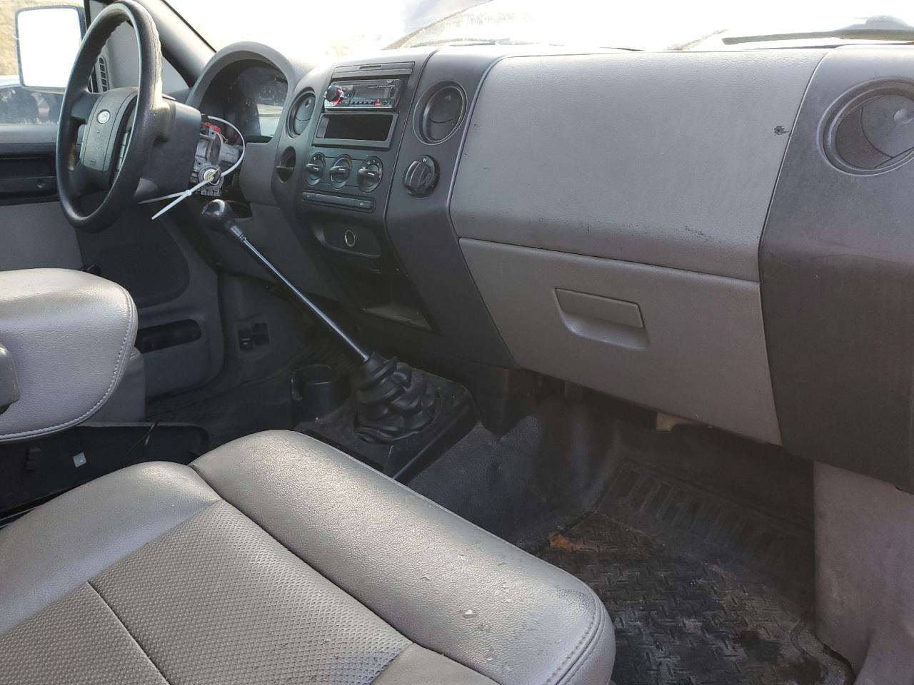 2005 Ford F-150 - Image 8