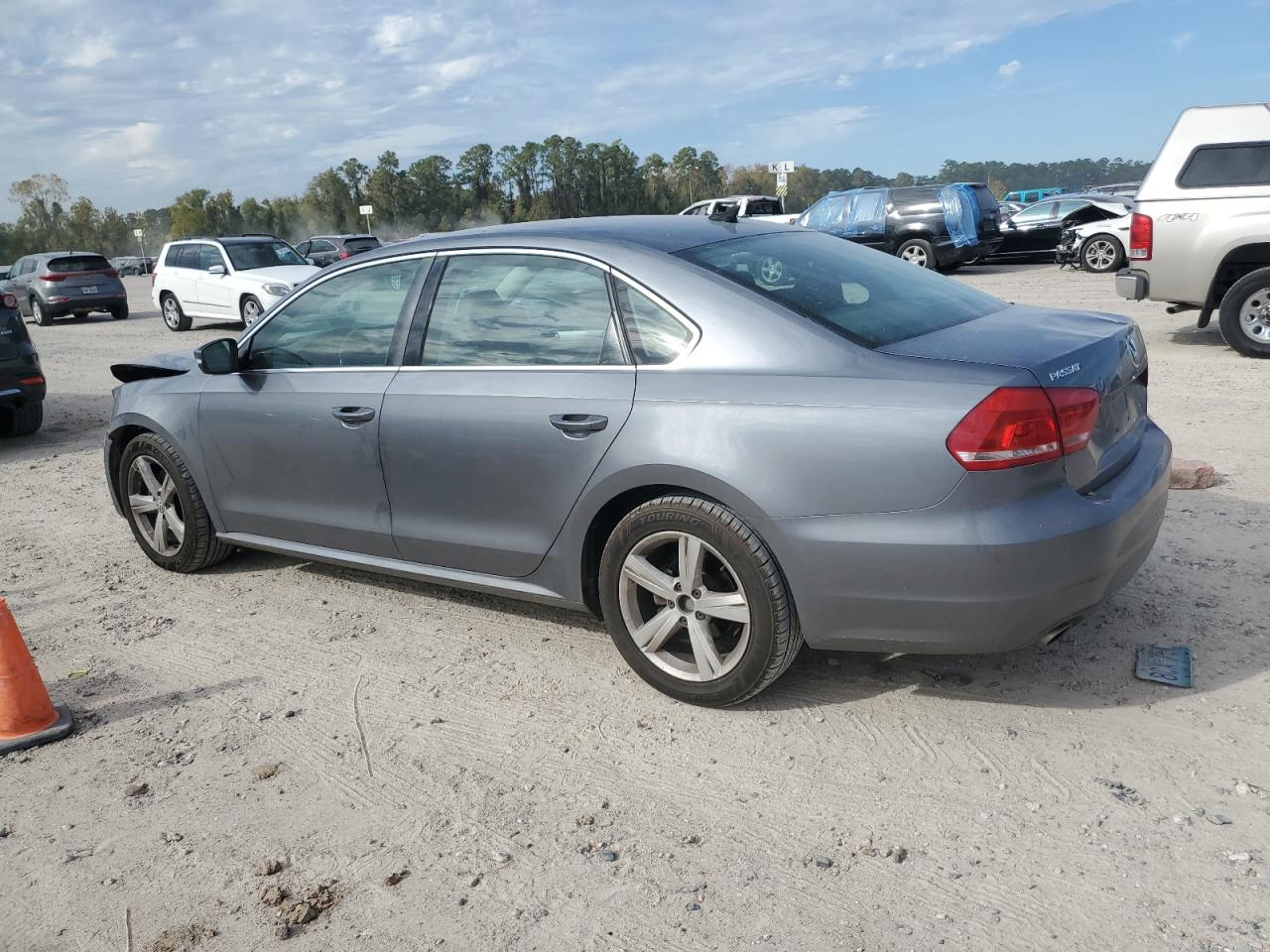 VIN 1VWBP7A30DC035726 2013 VOLKSWAGEN PASSAT no.2