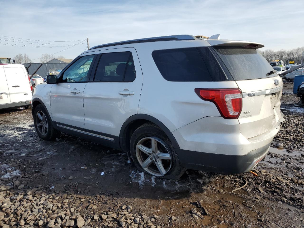 VIN 1FM5K8D84GGA88613 2016 FORD EXPLORER no.2