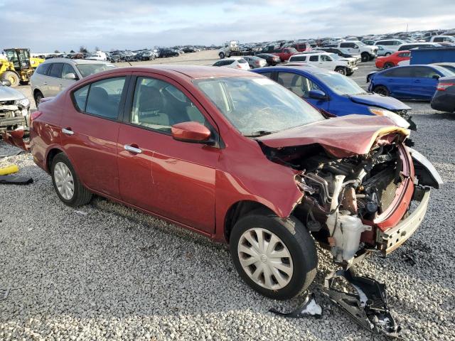  NISSAN VERSA 2018 Красный