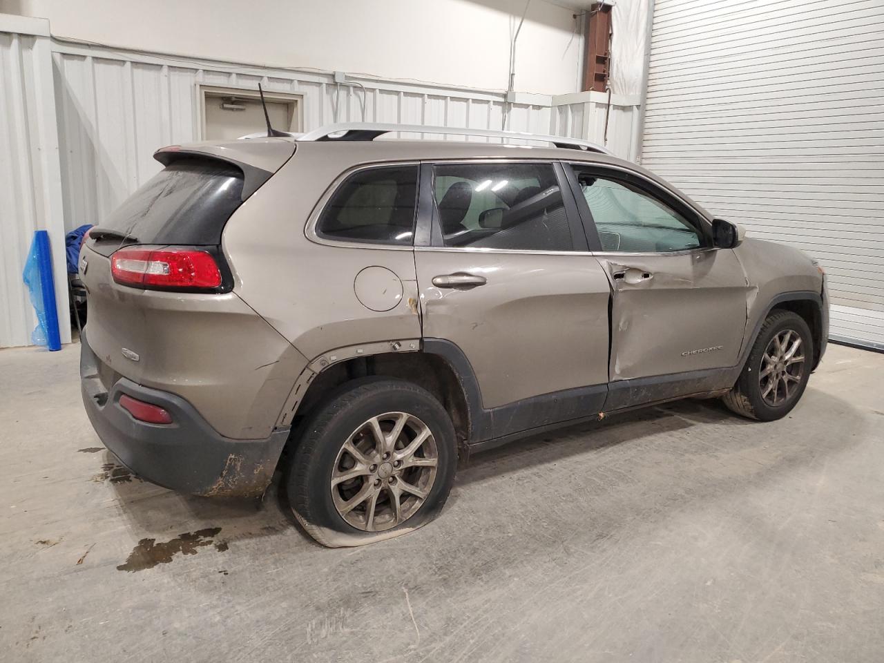 2017 Jeep Grand Cherokee - Image 3