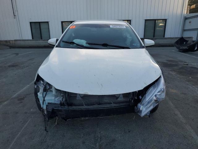  TOYOTA CAMRY 2015 Білий