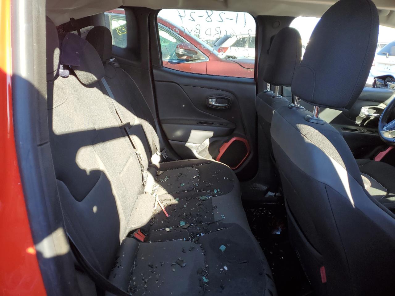 2016 Jeep Renegade - Image 10