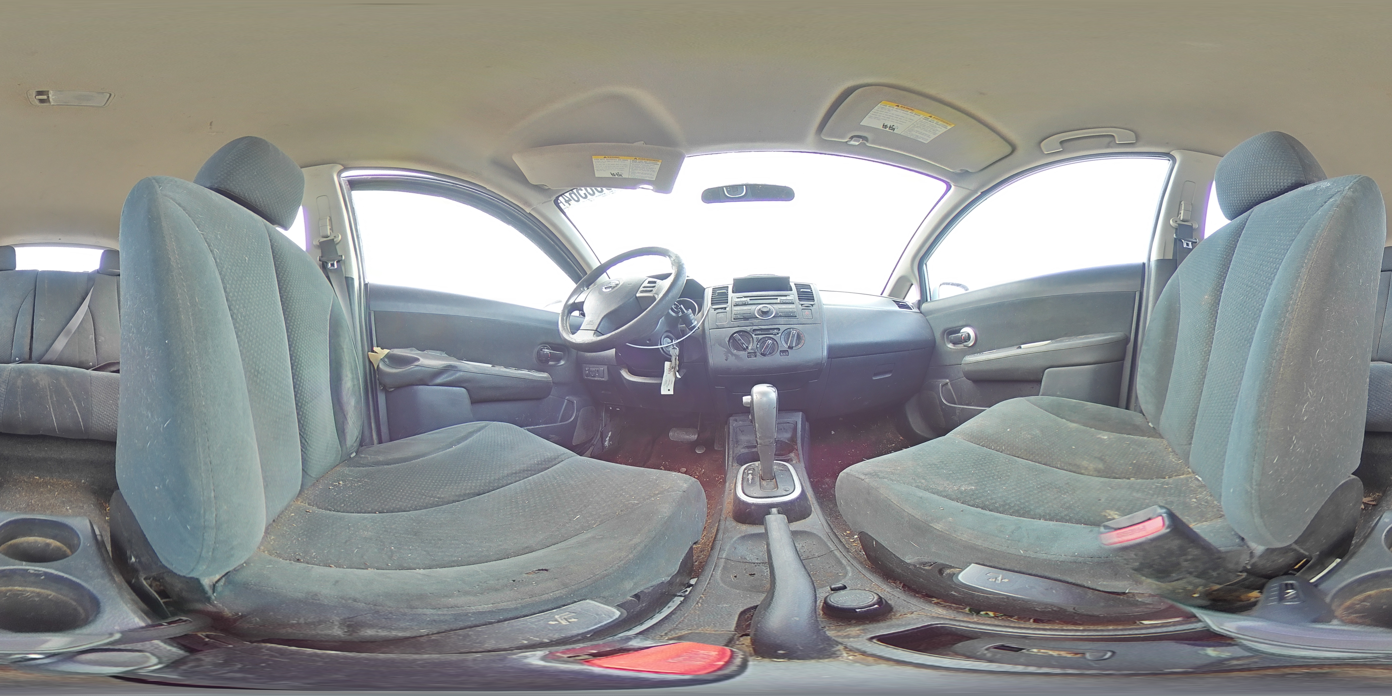 2011 Nissan Versa - Image 13