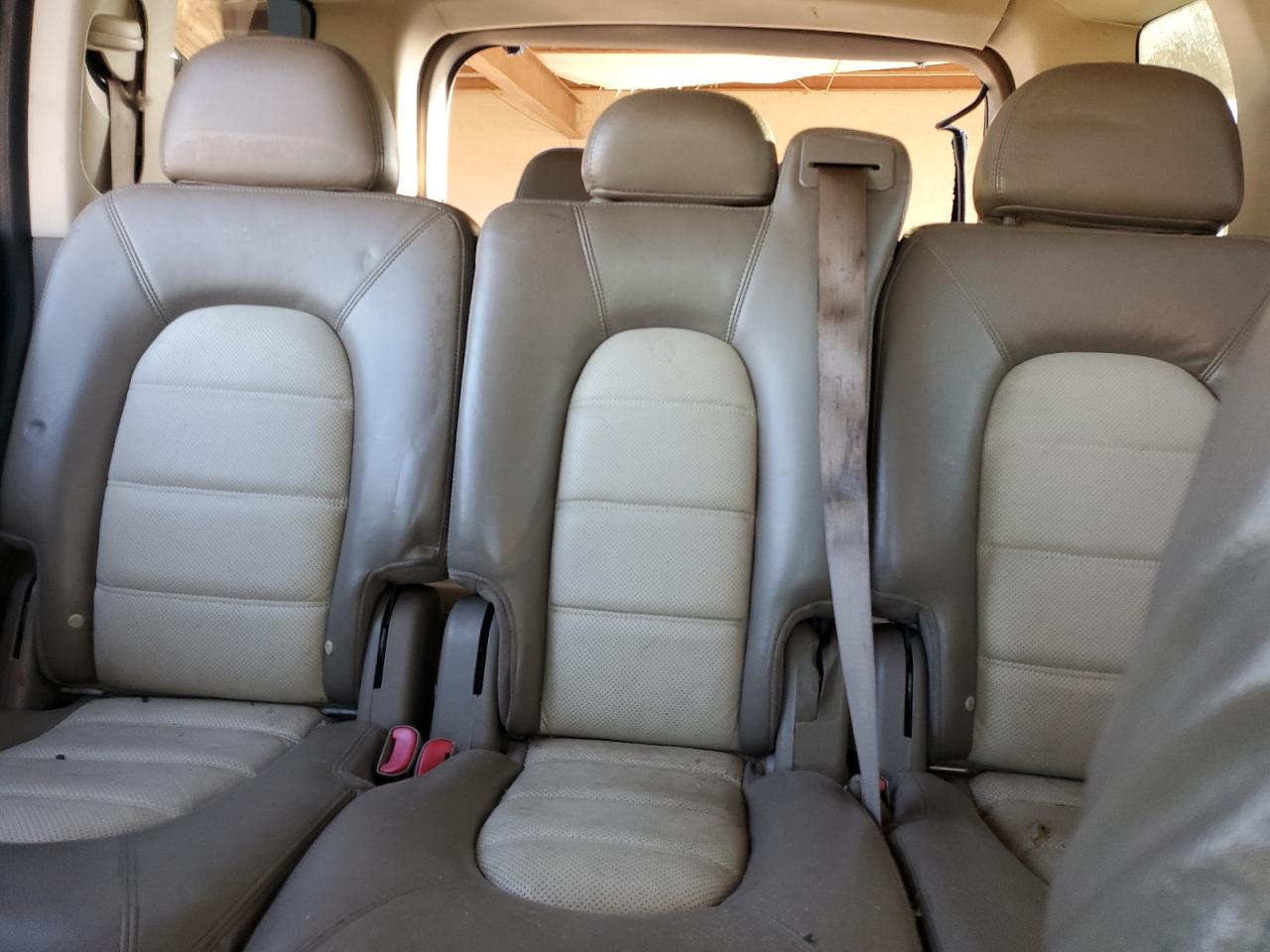 2004 Ford Explorer - Image 10