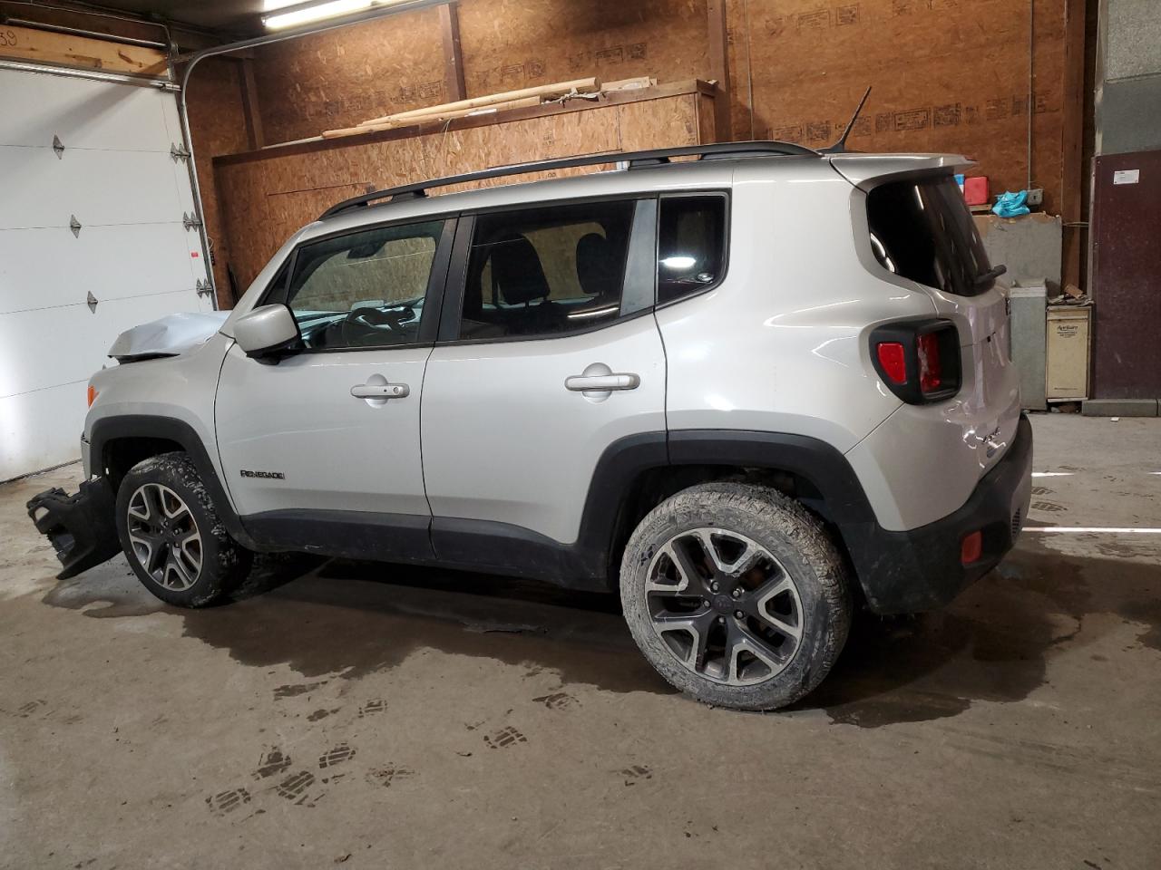 VIN ZACCJBBT9GPD84779 2016 JEEP RENEGADE no.2