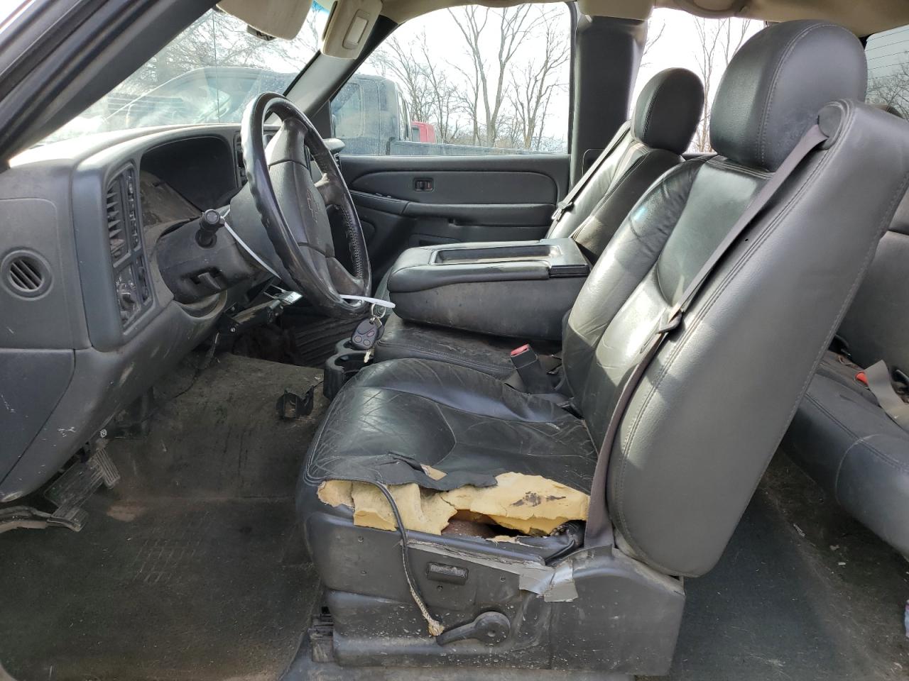 2004 Chevrolet Silverado - Image 7