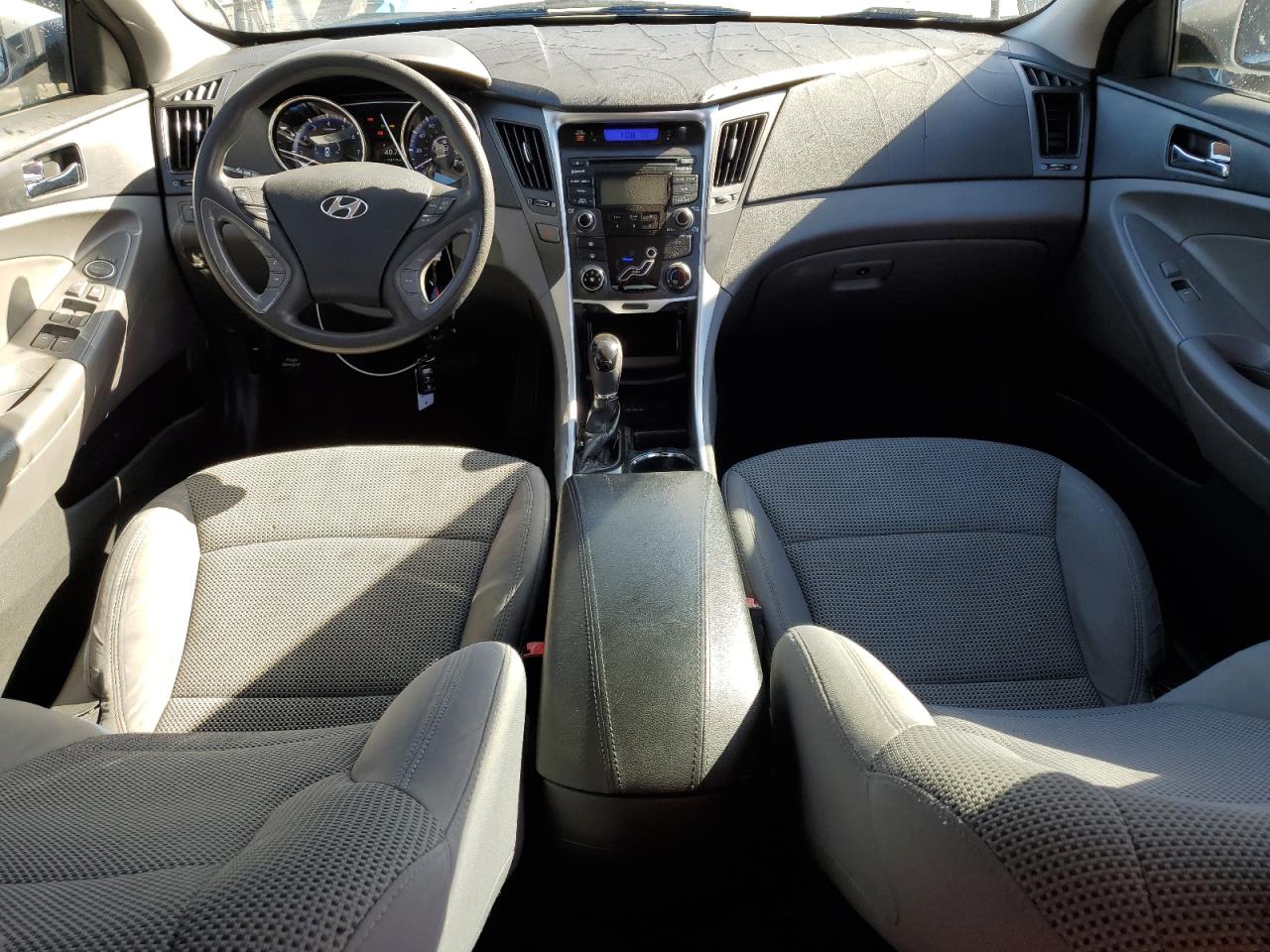 2012 Hyundai Sonata - Image 8