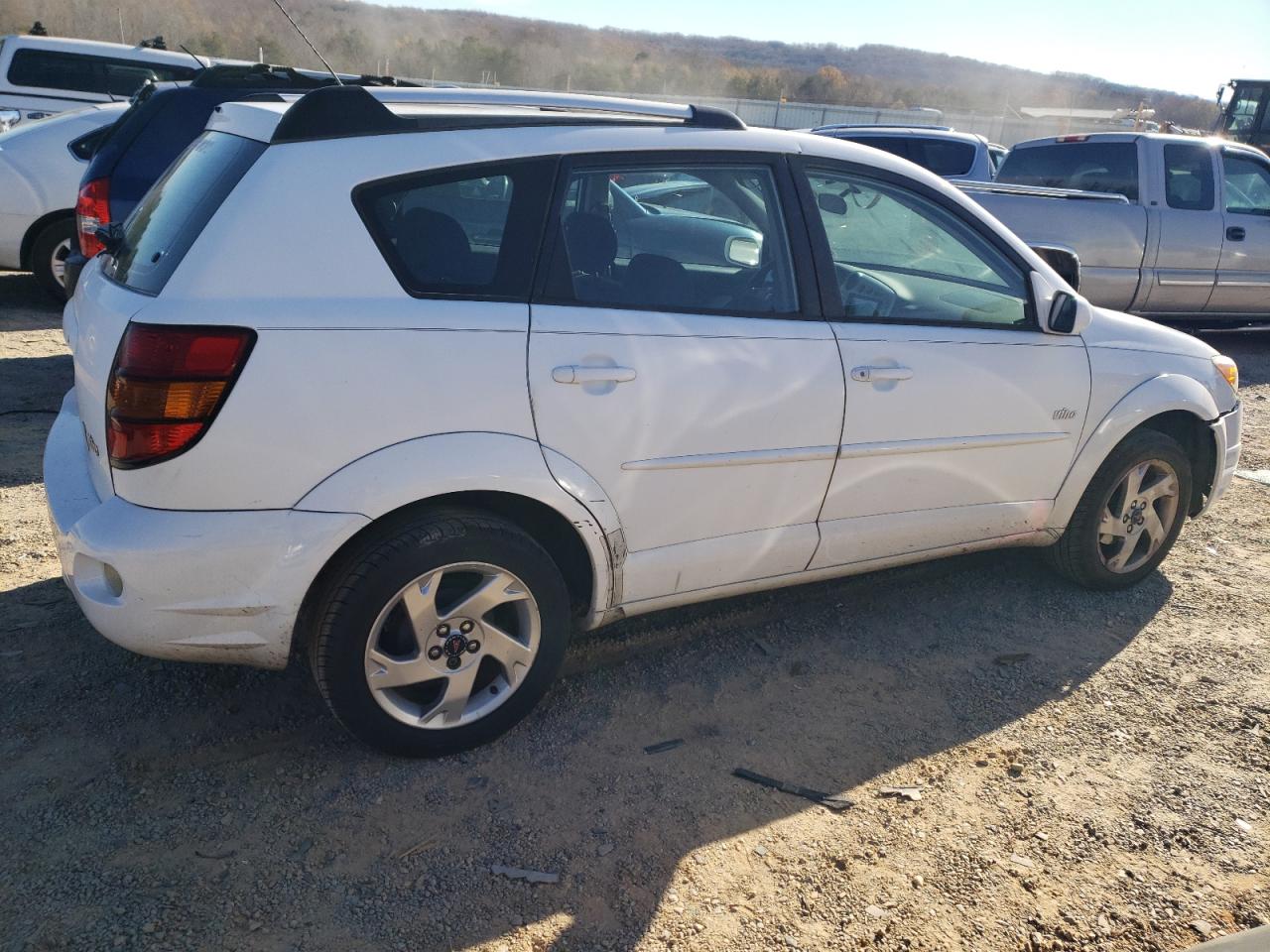 2005 Pontiac Vibe - Image 3