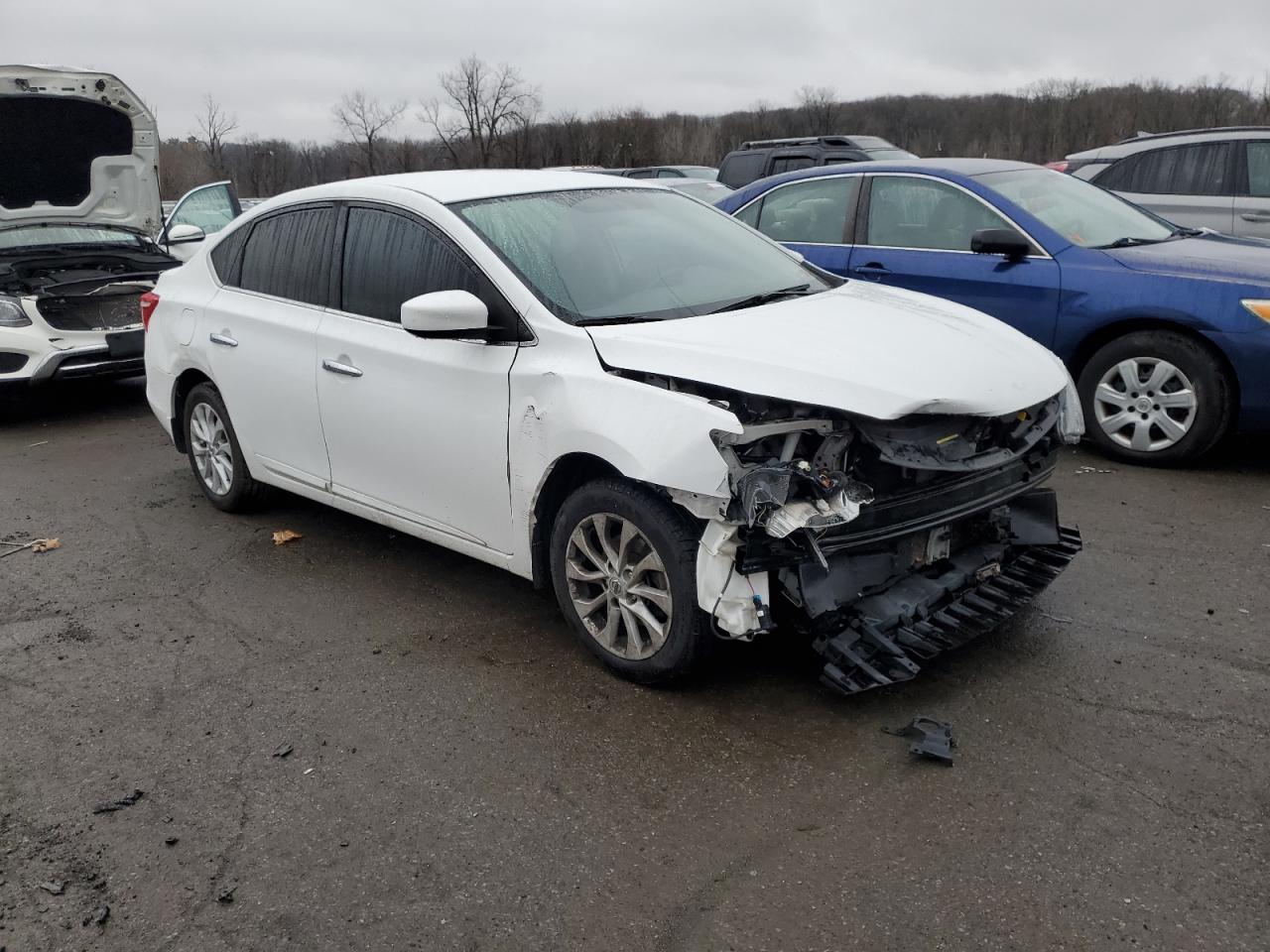 VIN 3N1AB7AP3JY319325 2018 NISSAN SENTRA no.4