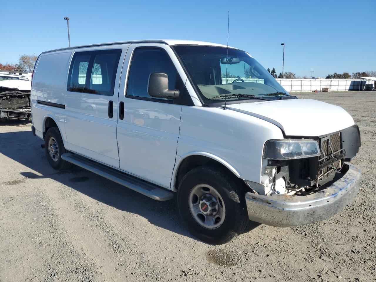 VIN 1GTW7AFG9K1256506 2019 GMC SAVANA no.4