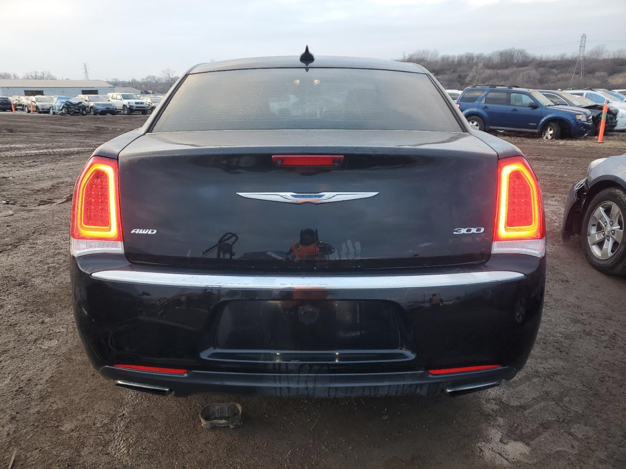 2018 Chrysler 300 - Image 6