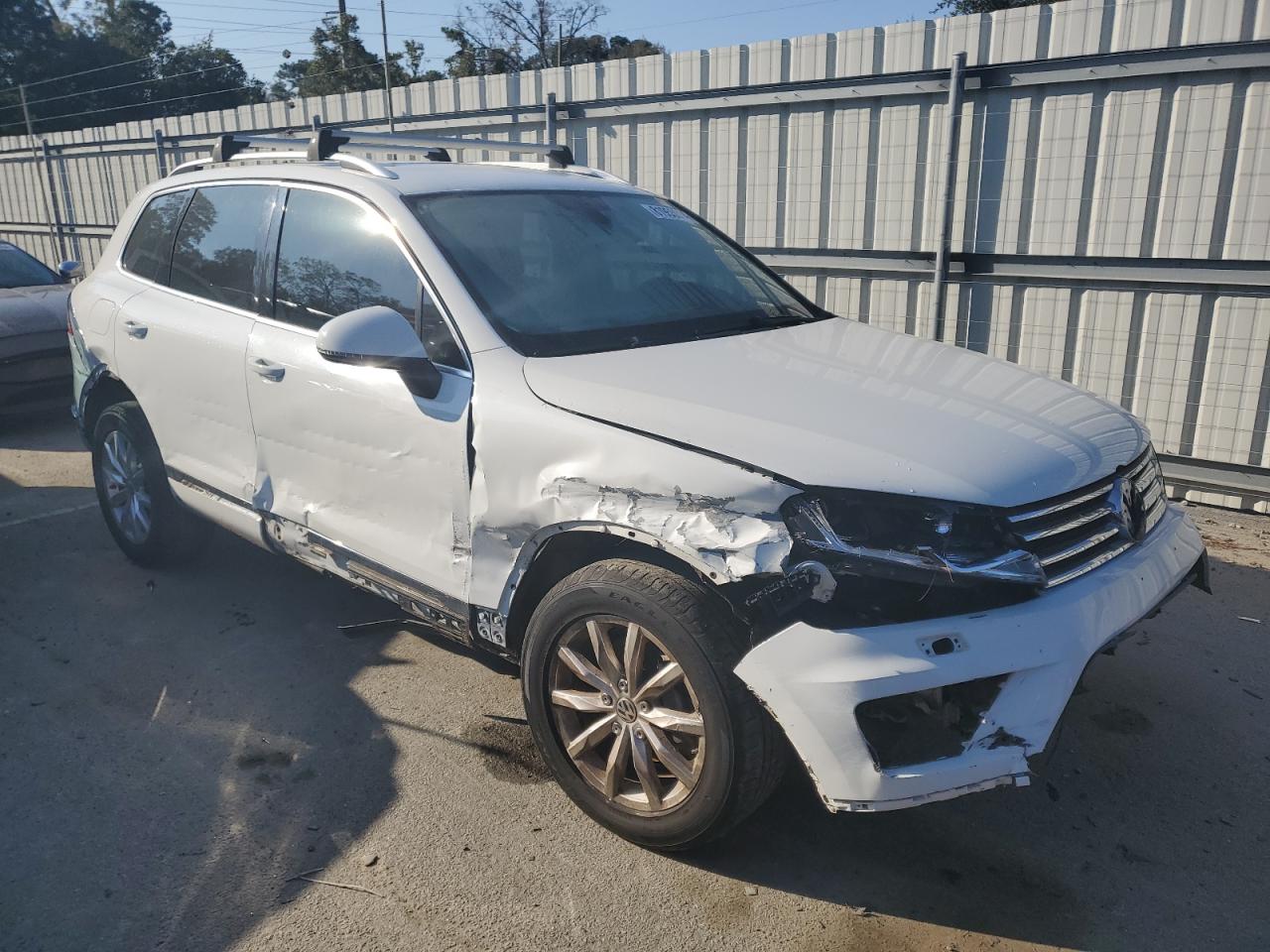 VIN WVGEF9BP7GD000773 2016 VOLKSWAGEN TOUAREG no.4