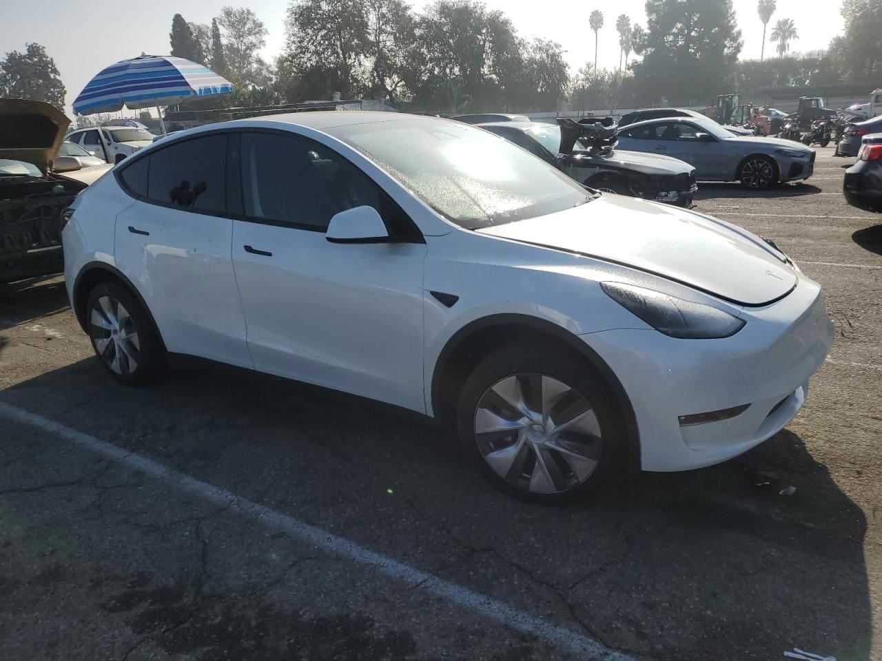 VIN 7SAYGDED7PF957340 2023 TESLA MODEL Y no.4