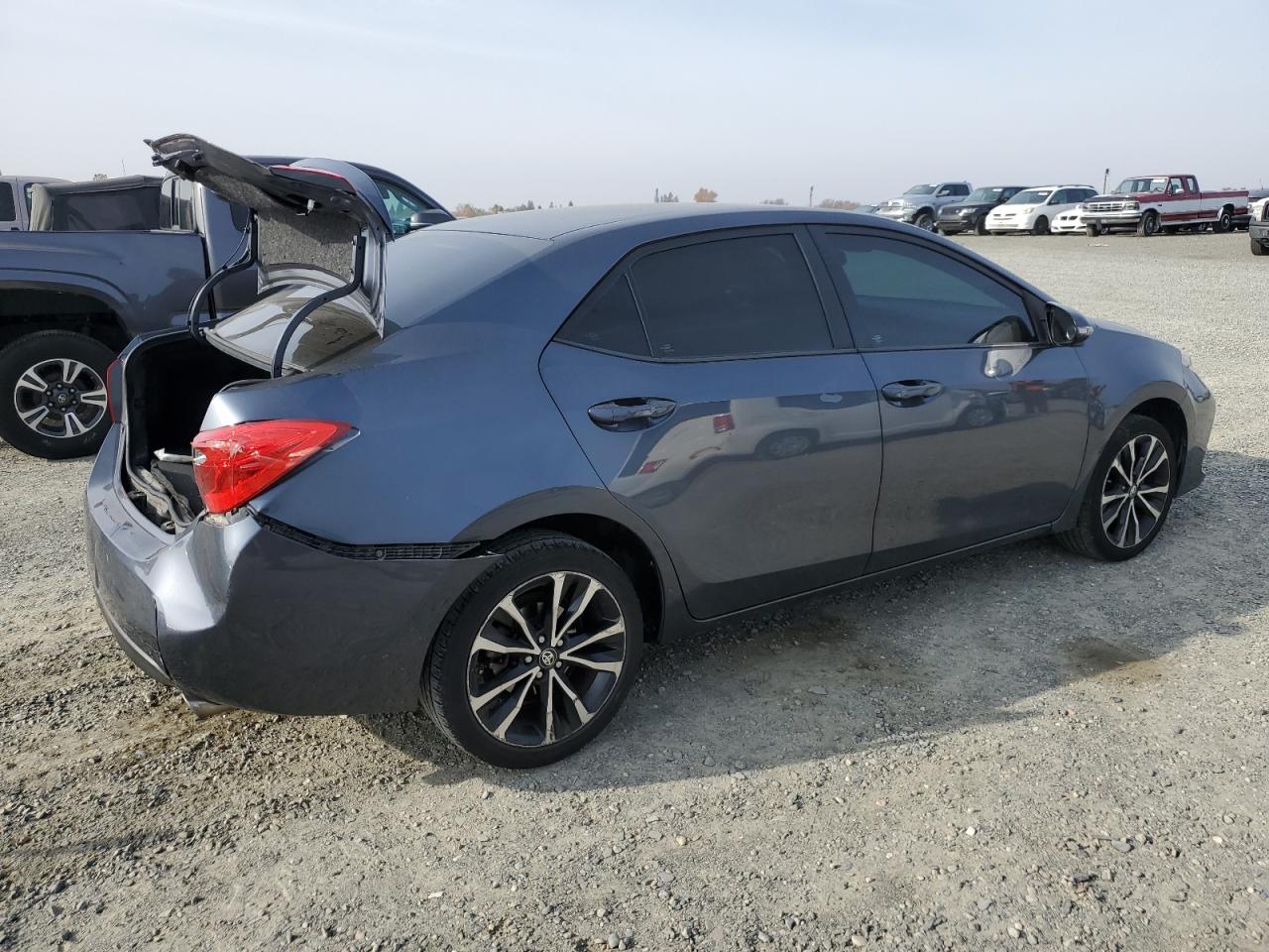 VIN 5YFBURHE2HP657708 2017 TOYOTA COROLLA no.3