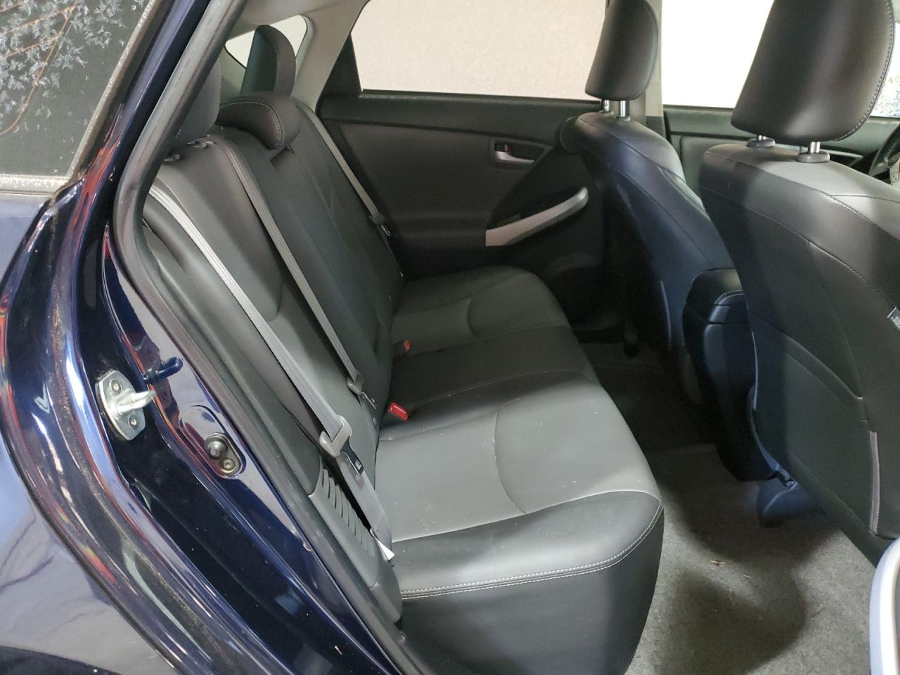 2013 Toyota Prius - Image 10