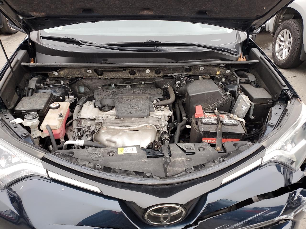 2018 Toyota RAV 4 - Image 12