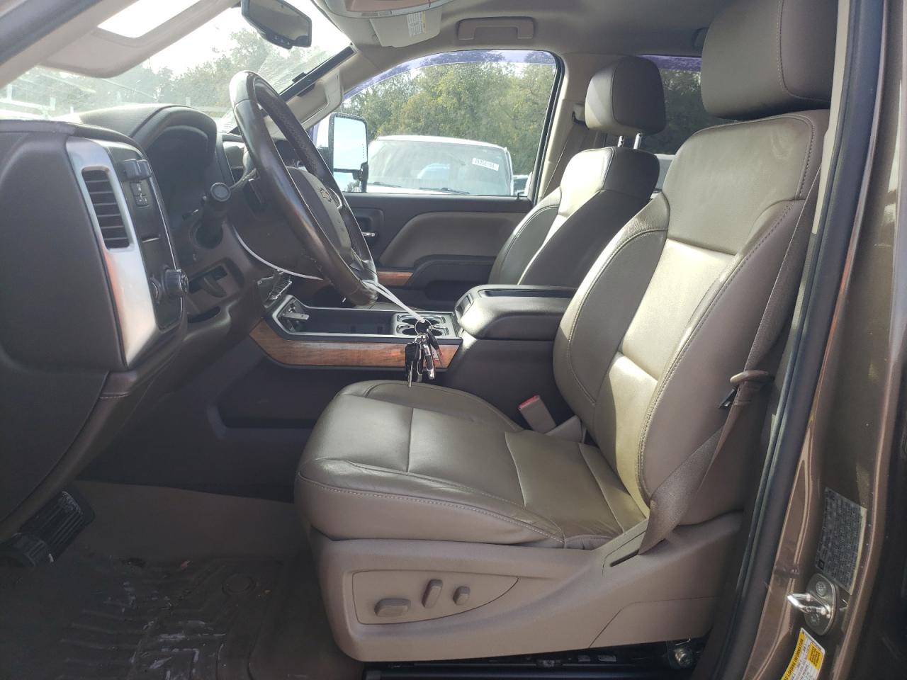 2015 Chevrolet Silverado - Image 7