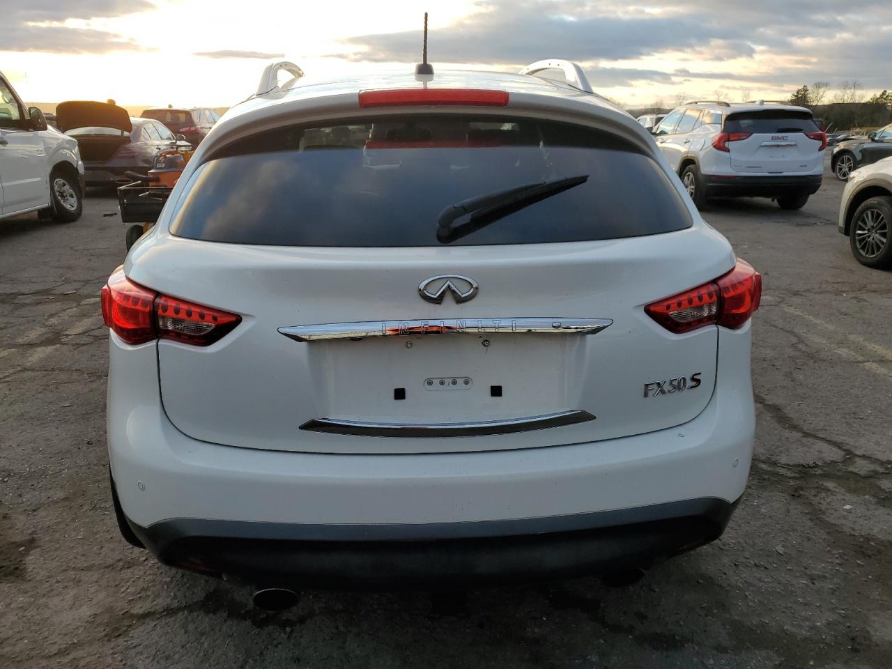 2011 Infiniti FX - Image 6
