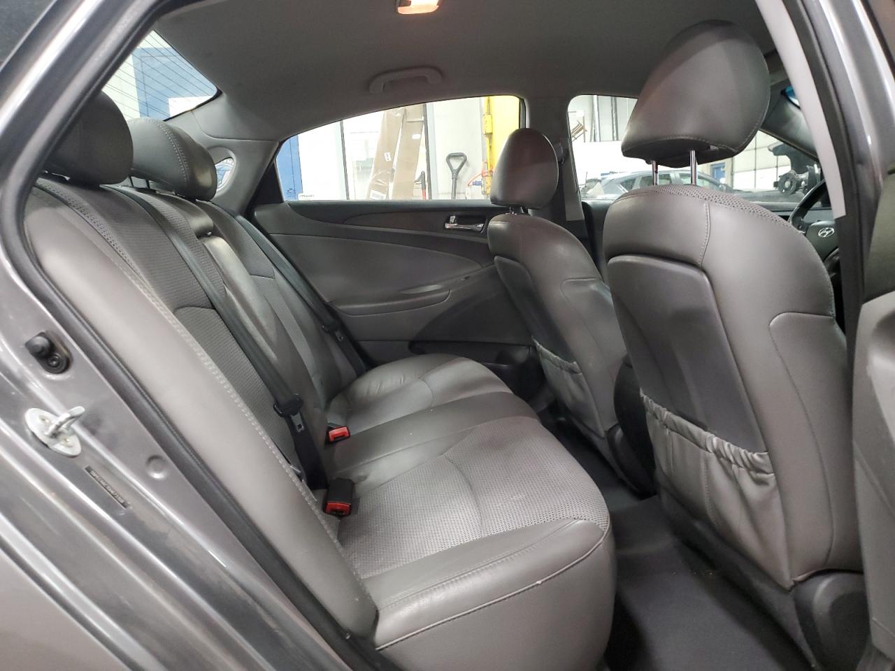 2013 Hyundai Sonata - Image 10
