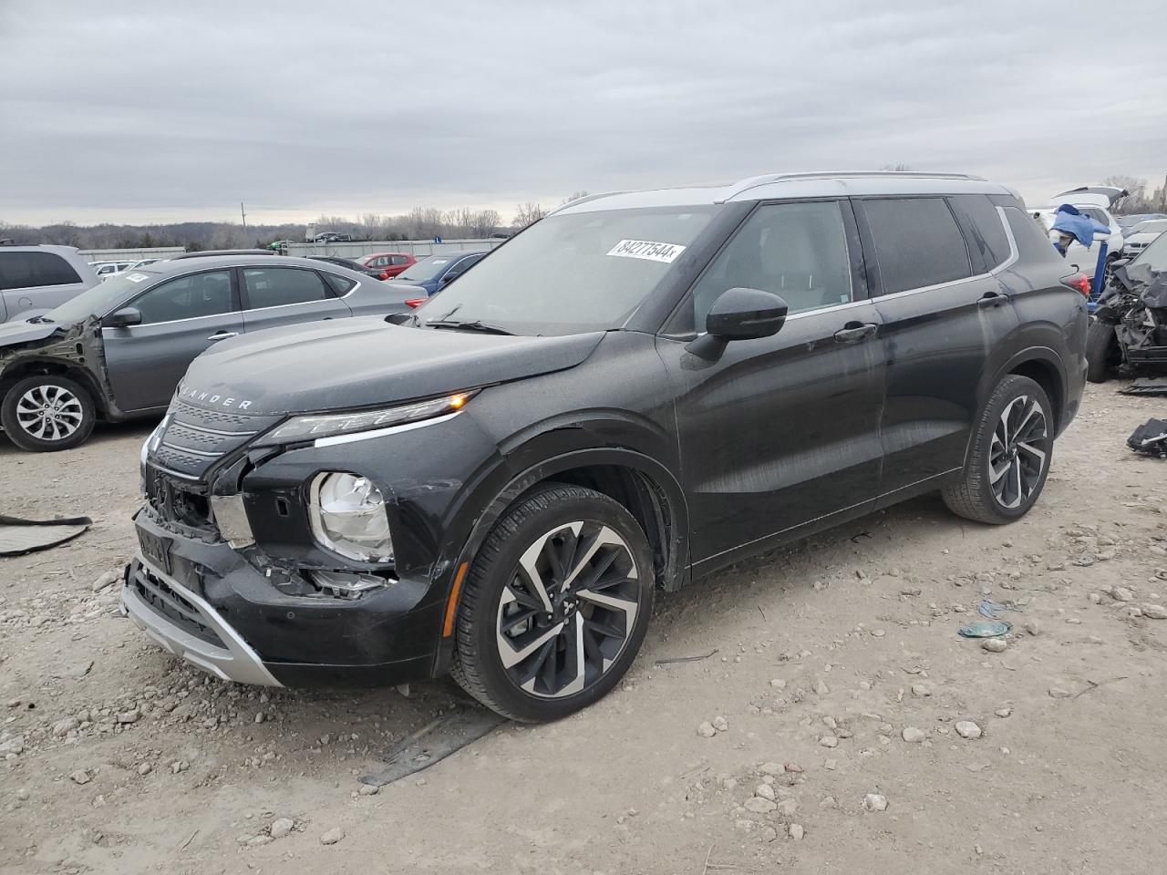 2024 Mitsubishi Outlander - Image 1