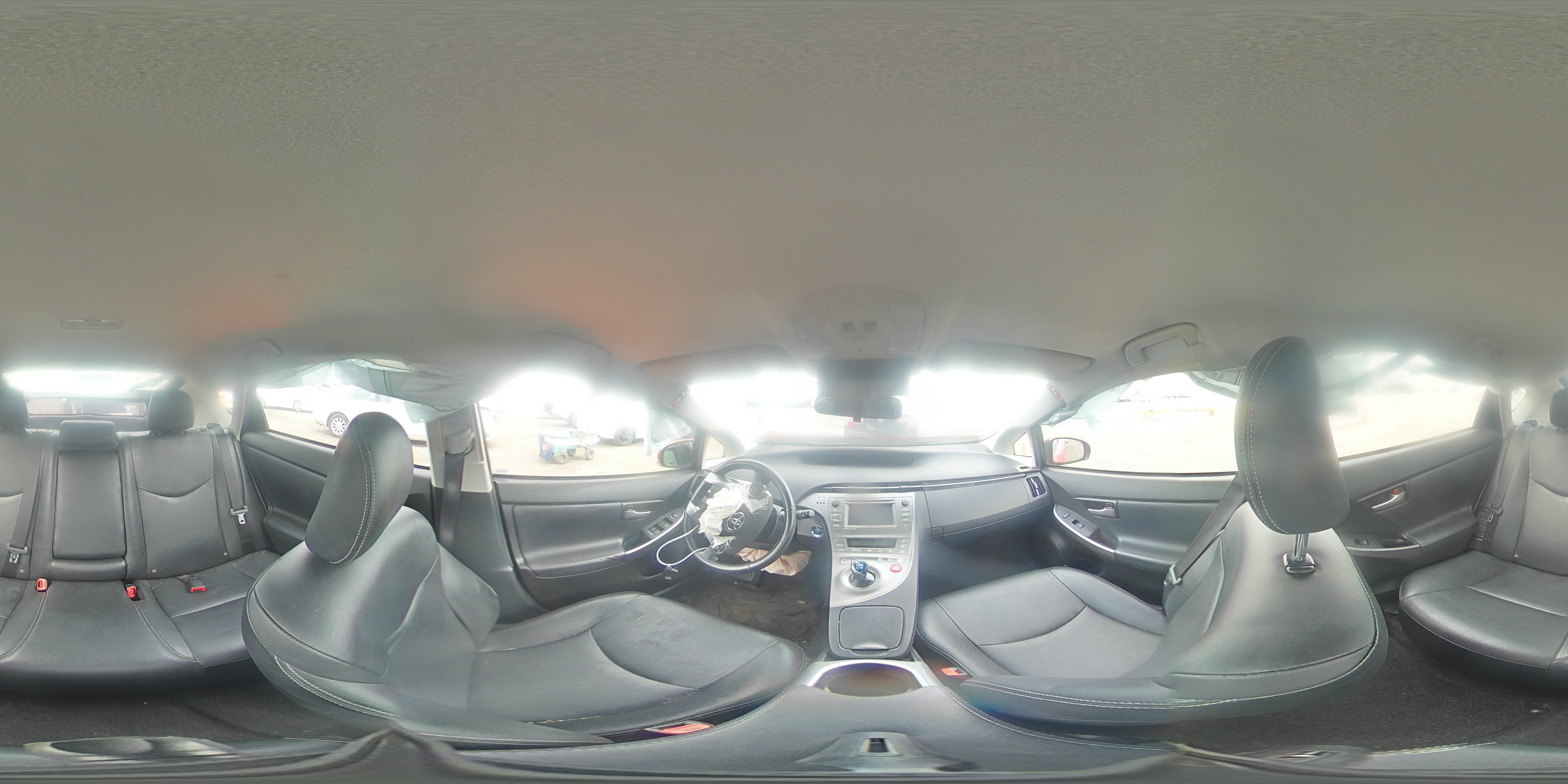 2015 Toyota Prius - Image 13