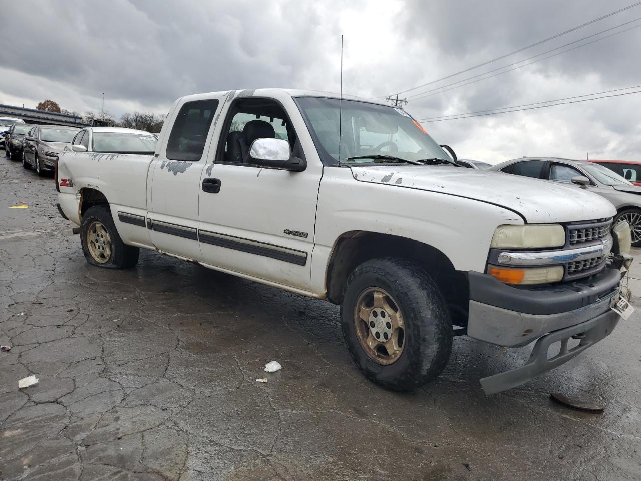 2000 Chevrolet Silverado - Image 4
