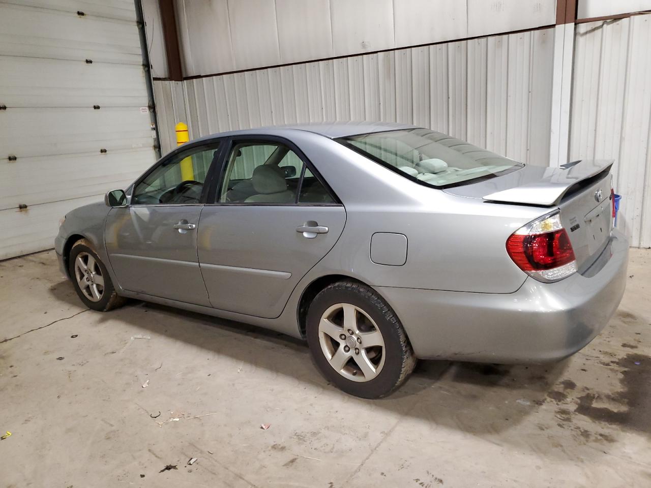 2006 Toyota Camry - Image 2