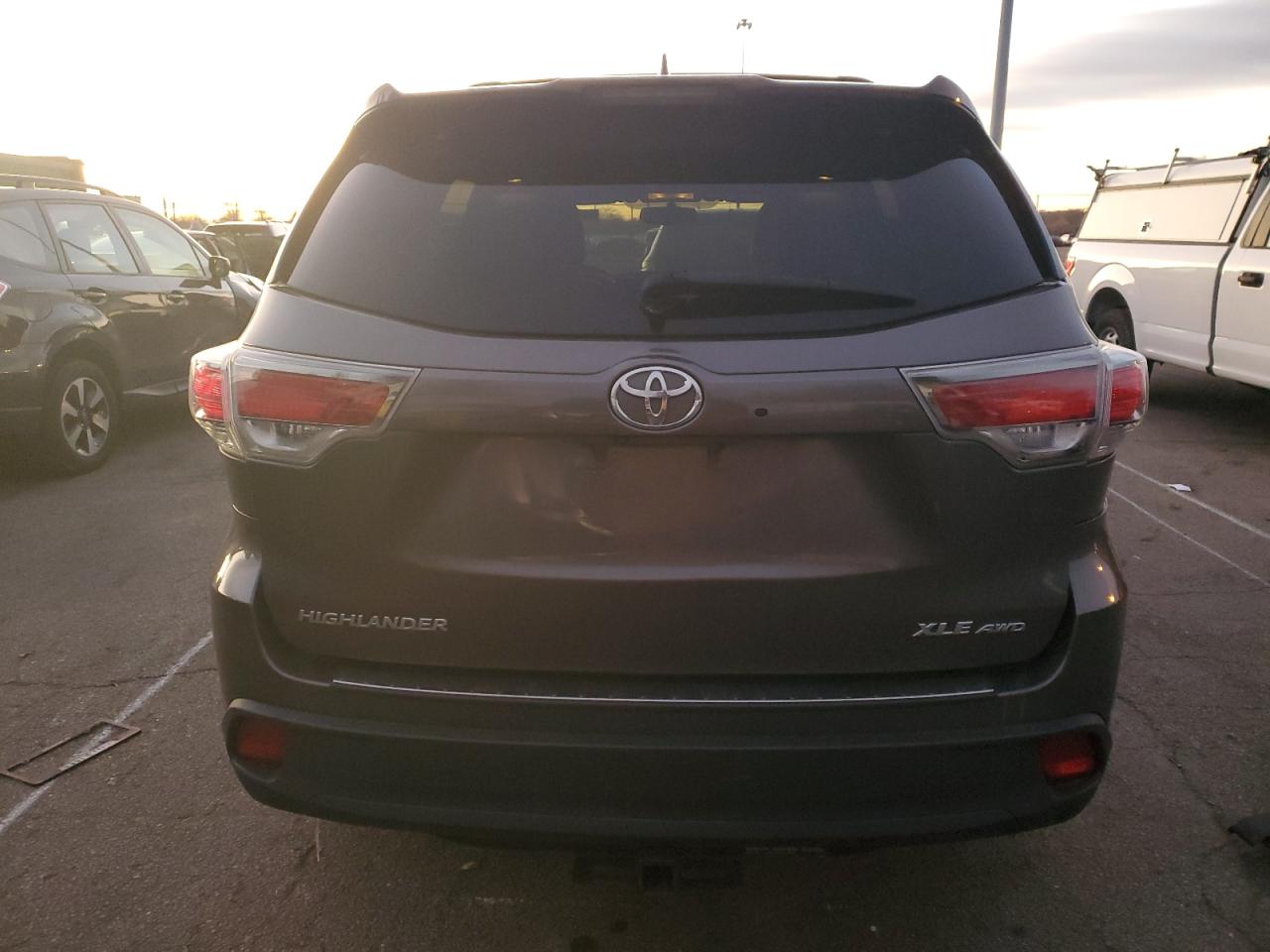 2016 Toyota Highlander - Image 6
