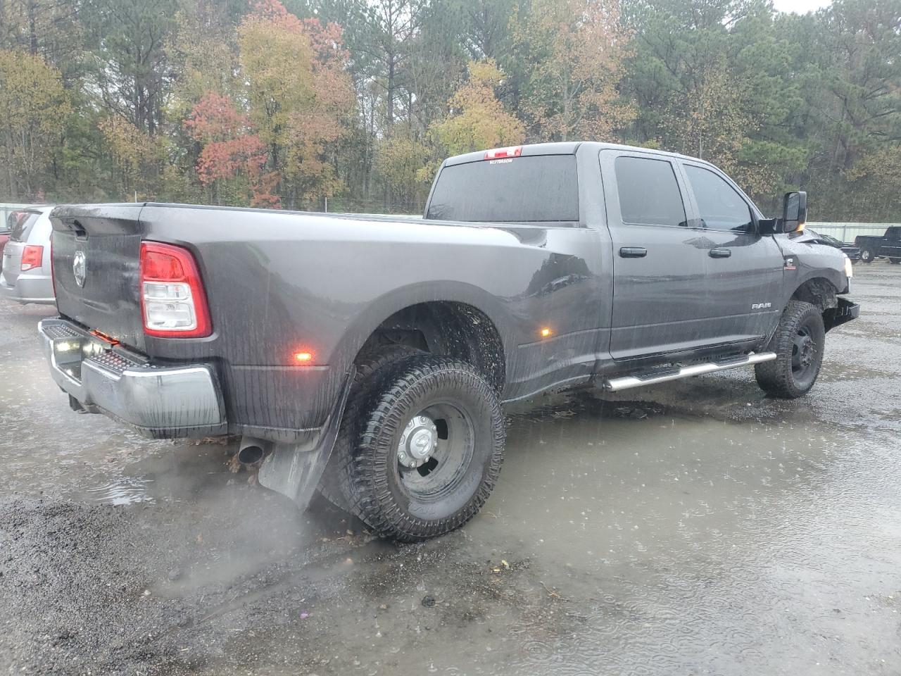 2020 RAM 3500 - Image 3