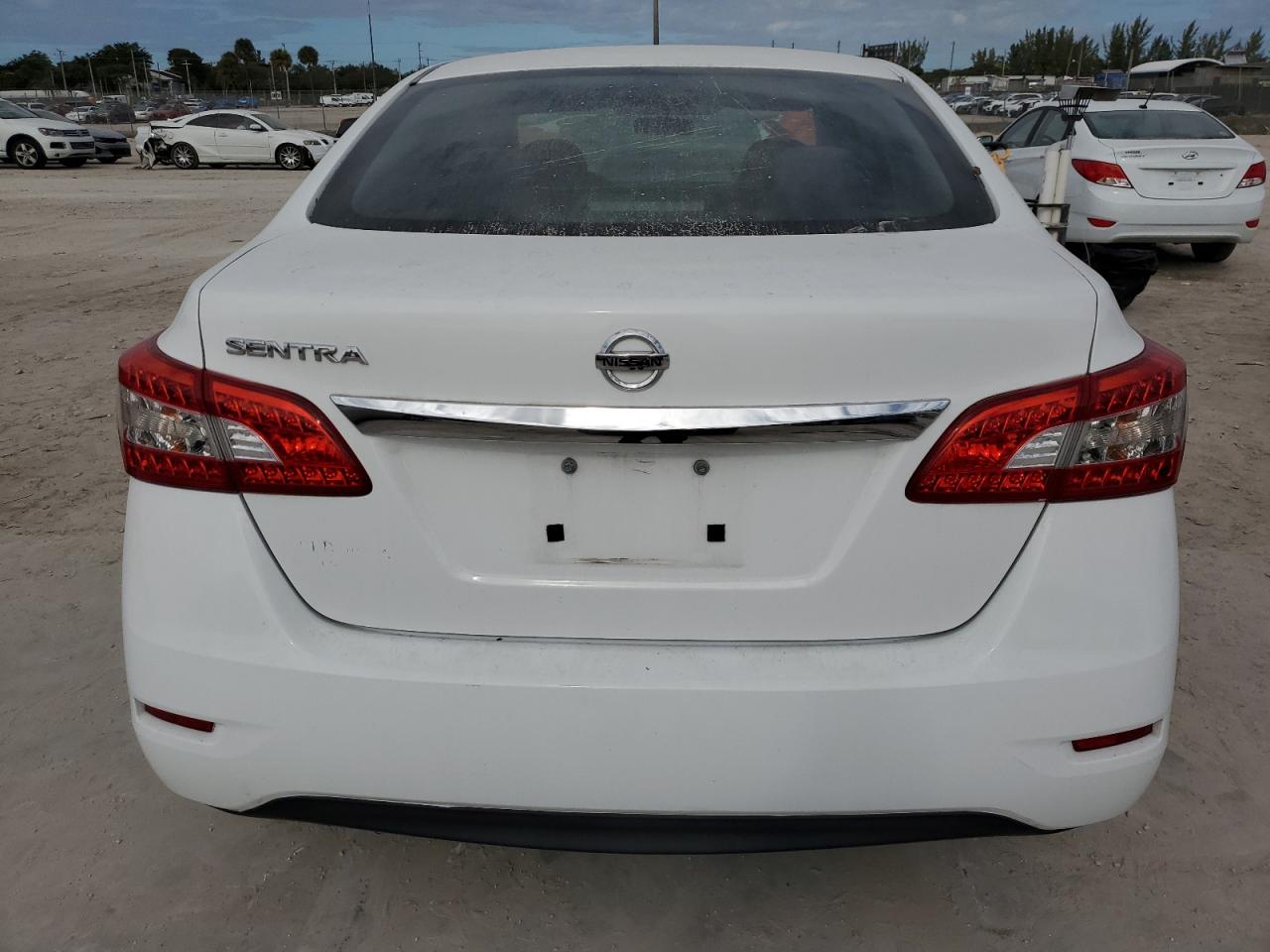 2015 Nissan Sentra - Image 6