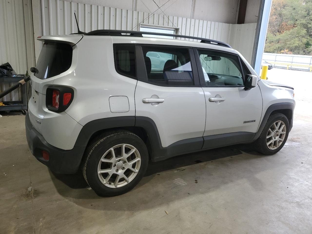 2020 Jeep Renegade - Image 3