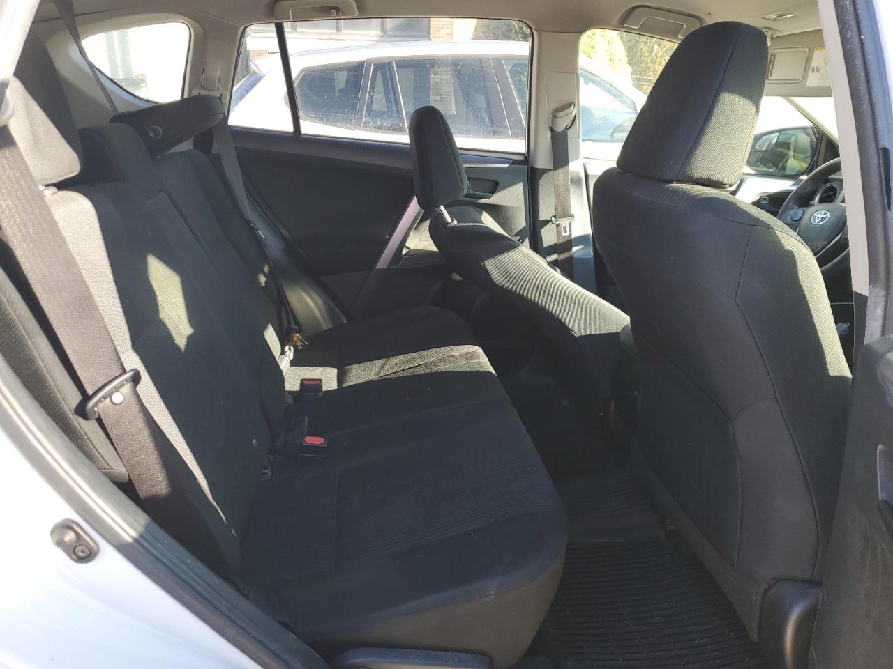 2017 Toyota RAV 4 - Image 10