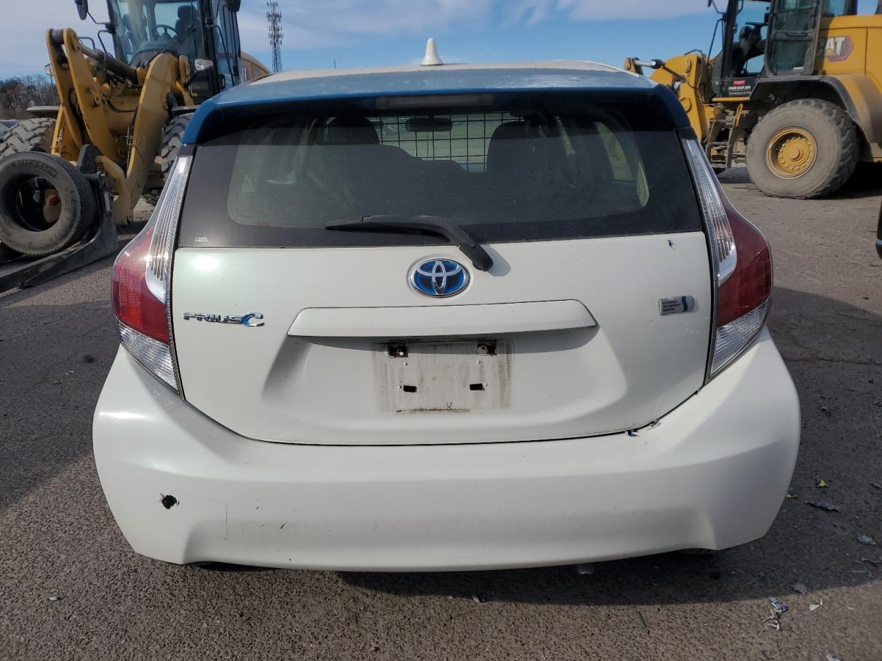 VIN JTDKDTB33G1131627 2016 TOYOTA PRIUS no.6