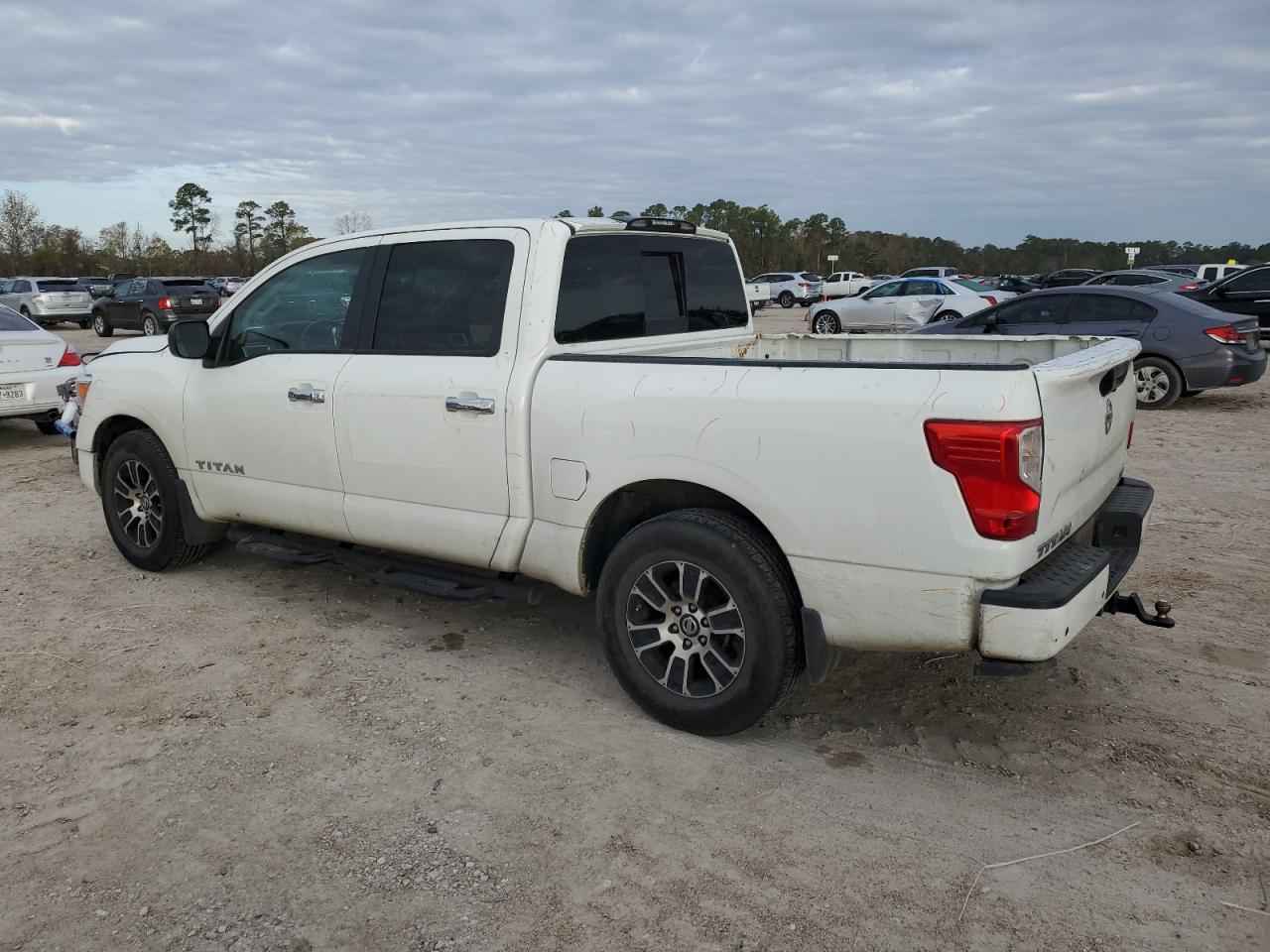 2021 Nissan Titan - Image 2